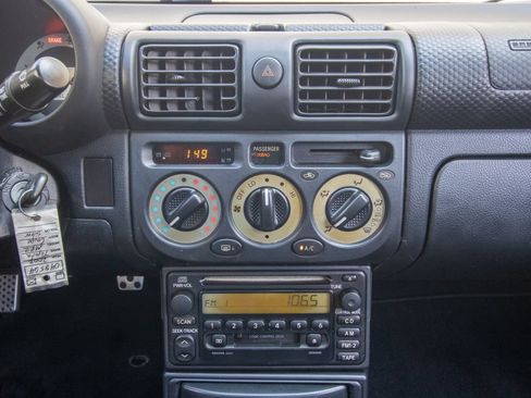 Used 2002 Toyota MR2 RWD image 19