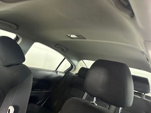 Used 2016 Chevrolet Cruze LT image 12