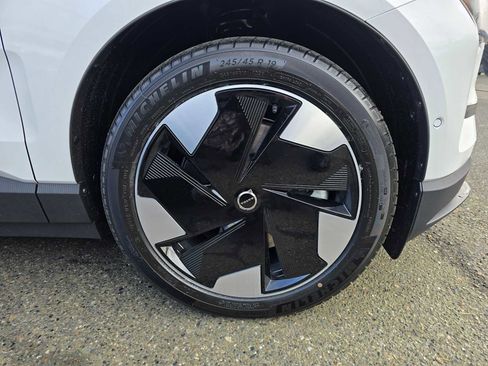 New 2026 Volvo EX30 Ultra w/ Protection Package AWD/4WD image 9