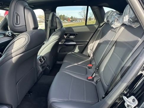 Used 2026 Mercedes-Benz GLC 300 4MATIC image 19