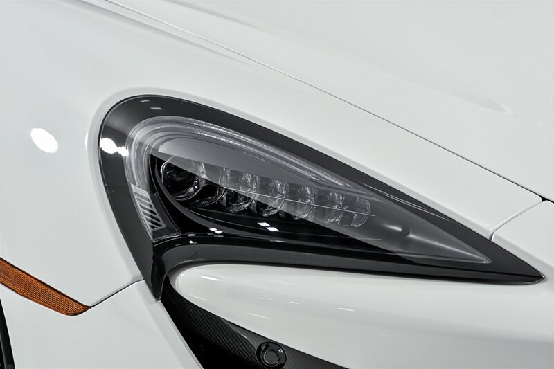 Used 2019 McLaren 600LT RWD image 4