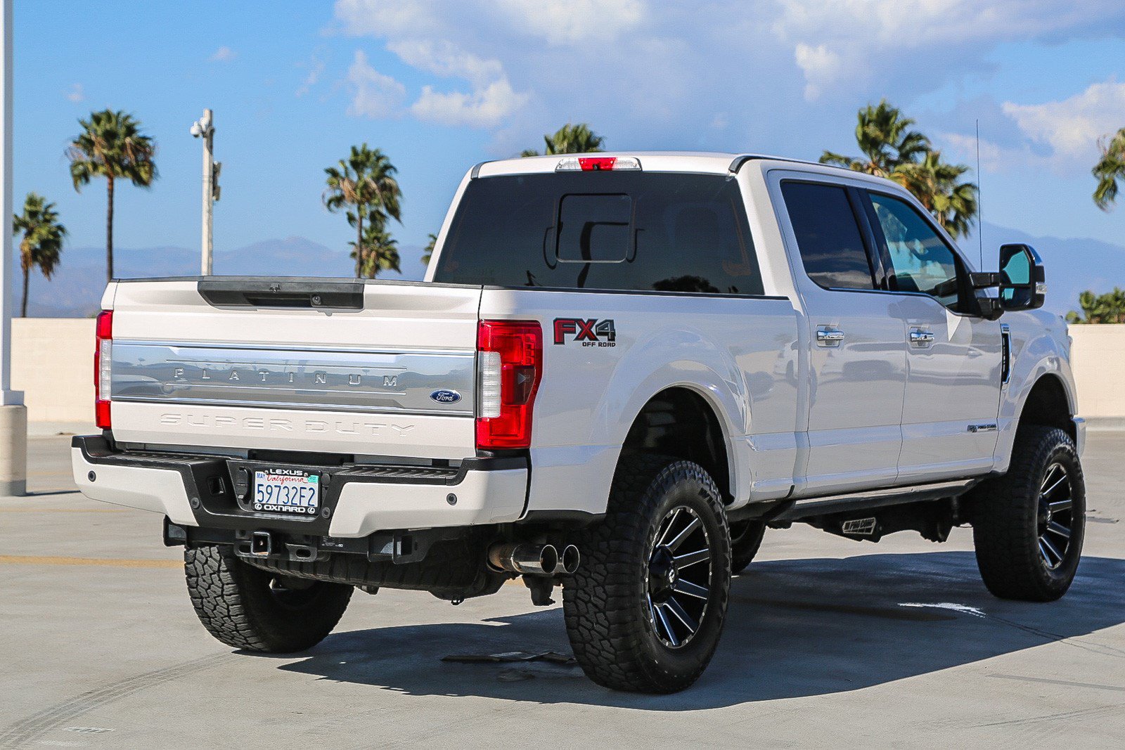 Used 2017 Ford F250 Platinum w/ Platinum Ultimate Package AWD/4WD image 7