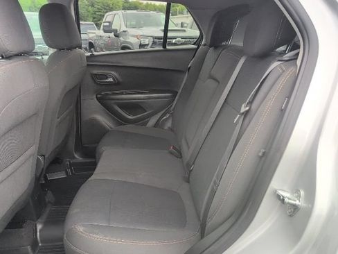 Used 2022 Chevrolet Trax LS w/ Tint and Cruise Package AWD/4WD image 29