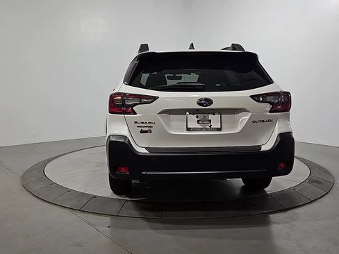 Certified 2025 Subaru Outback Premium AWD/4WD image 4