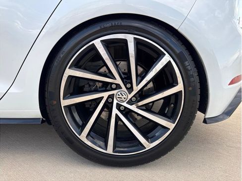 Used 2019 Volkswagen Golf R 4-Door AWD/4WD image 30