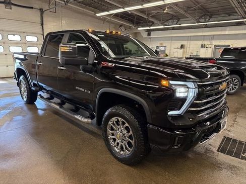 New 2026 Chevrolet Silverado 2500 LT w/ Z71 Chrome Sport Edition AWD/4WD image 8