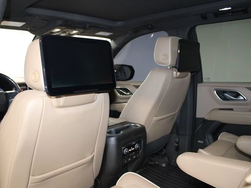 Used 2021 Chevrolet Tahoe Premier w/ Premium Package AWD/4WD image 25