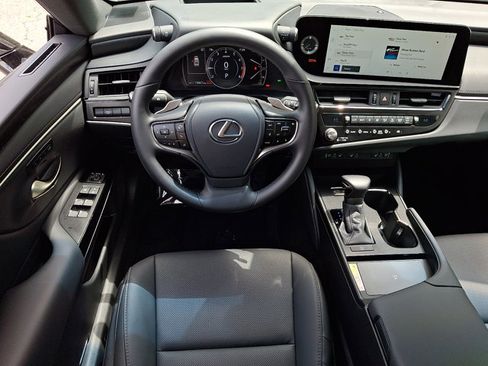 Used 2025 Lexus ES 350 w/ Premium Package FWD image 12