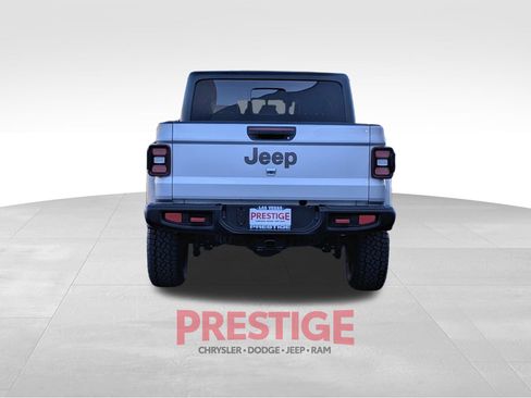 Used 2023 Jeep Gladiator Rubicon w/ LED Lighting Group AWD/4WD image 10