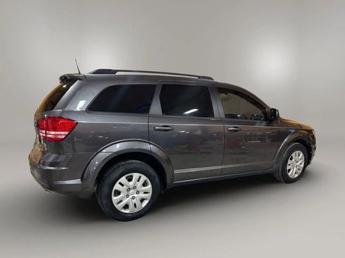 Used 2020 Dodge Journey SE w/ SE Popular Equipment Group image 4