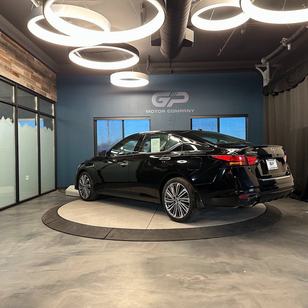 Used 2023 Nissan Altima 2.5 SL AWD/4WD image 5