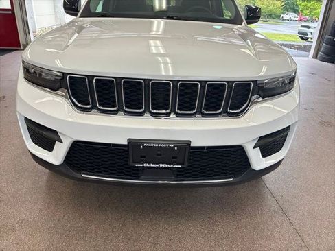 Certified 2023 Jeep Grand Cherokee Laredo w/ Luxury Tech Group I AWD/4WD image 4