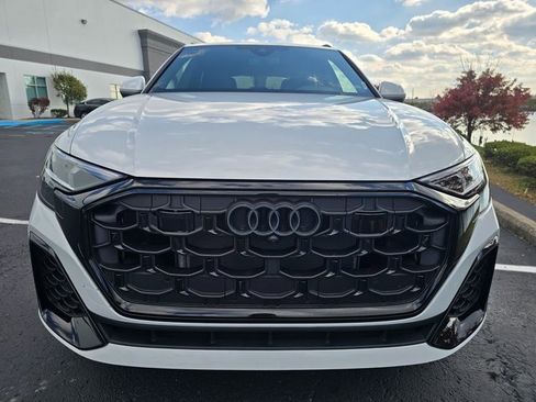 Used 2025 Audi Q8 Premium Plus image 12