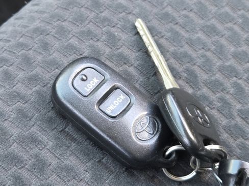 Used 2007 Toyota Corolla LE FWD image 30