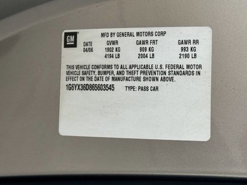 Used 2006 Cadillac XLR V image 30