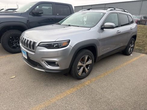 Used 2020 Jeep Cherokee Limited image 2