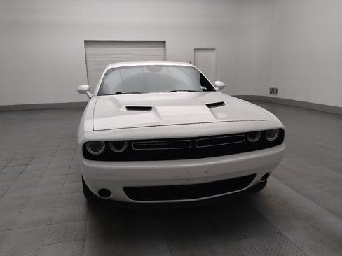 Used 2019 Dodge Challenger SXT image 14