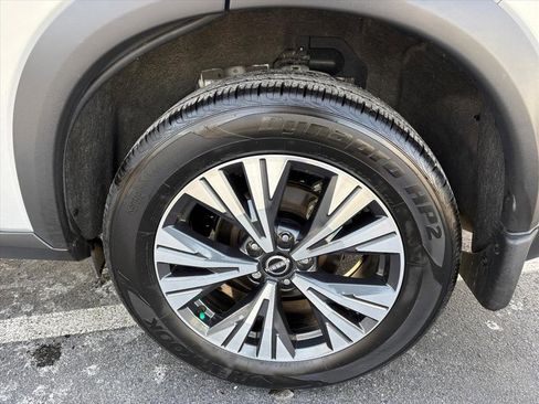 Certified 2022 Nissan Rogue SV image 27