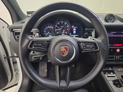 Used 2024 Porsche Macan image 15