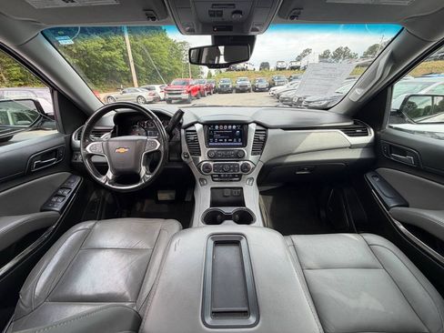 Used 2018 Chevrolet Suburban LT RWD image 36