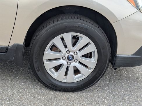 Used 2017 Subaru Outback 2.5i Premium image 9