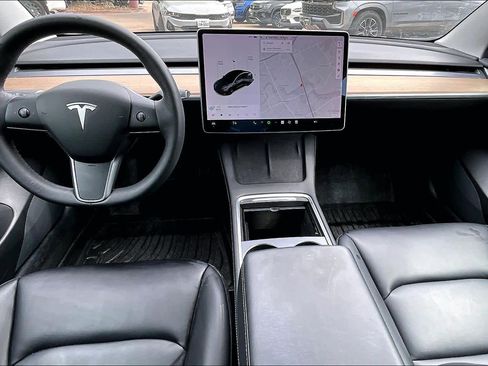Used 2021 Tesla Model 3 Standard Range Plus image 14