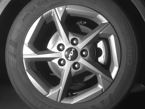 Used 2025 Kia K4 LXS image 13