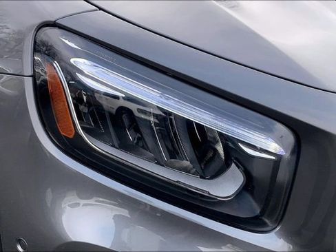 Used 2025 Mercedes-Benz GLB 250 4MATIC image 24