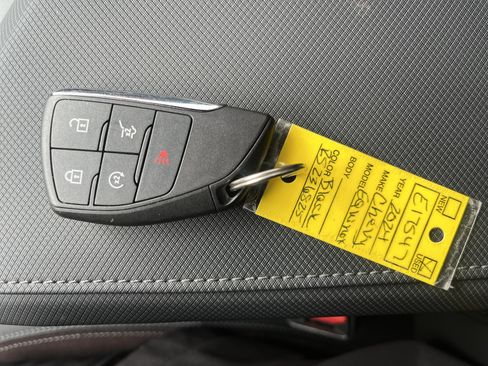 Used 2024 Chevrolet Equinox EV RS image 33