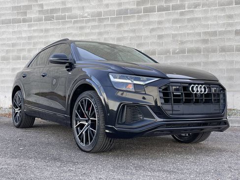 Used 2020 Audi Q8 Premium Plus w/ Premium Plus Package image 2