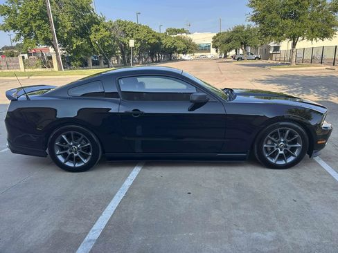 Used 2011 Ford Mustang Premium w/ 203A Rapid Spec Order Code image 7