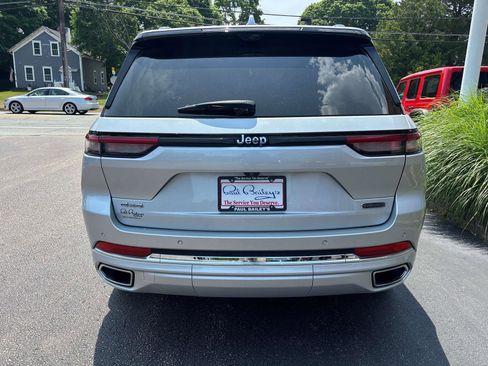Used 2022 Jeep Grand Cherokee Overland w/ Adv Protech Group III image 5