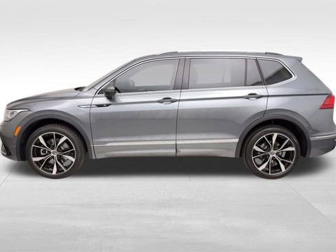 Used 2024 Volkswagen Tiguan SEL R-Line w/ MDO Package, Two-Row image 6