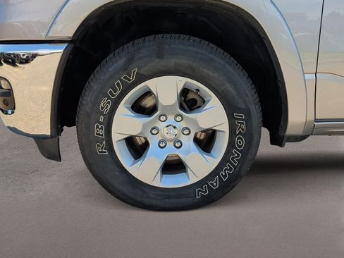 Used 2025 RAM 1500 Big Horn AWD/4WD image 11