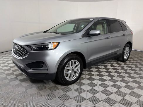 Used 2024 Ford Edge SEL AWD/4WD image 3