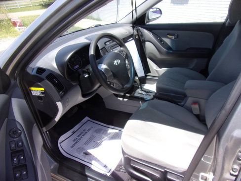 Used 2010 Hyundai Elantra GLS FWD image 2