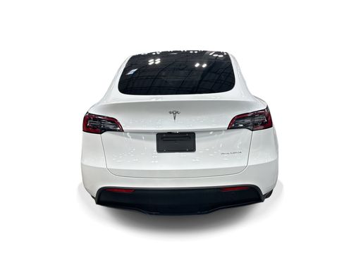 Certified 2023 Tesla Model Y Long Range AWD/4WD image 5