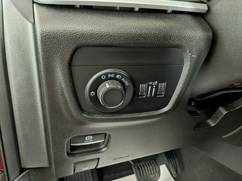 Certified 2024 Jeep Grand Cherokee Laredo image 19