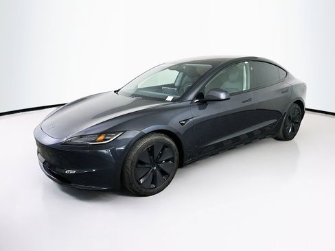 Used 2024 Tesla Model 3 image 3