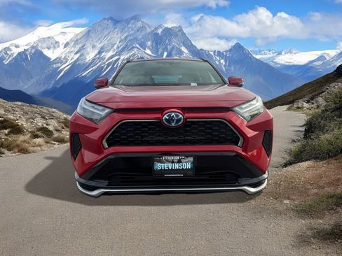 Used 2023 Toyota RAV4 SE w/ Weather & Moonroof Package image 8