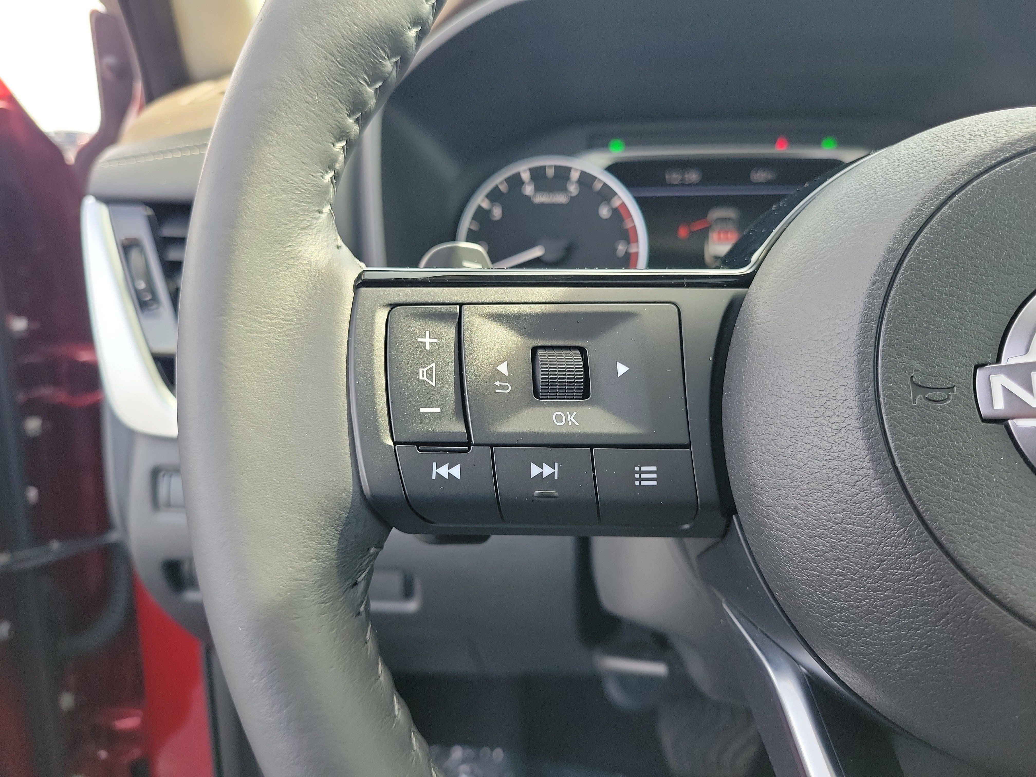 Used 2023 Nissan Rogue SL w/ SL Premium Package AWD/4WD image 22