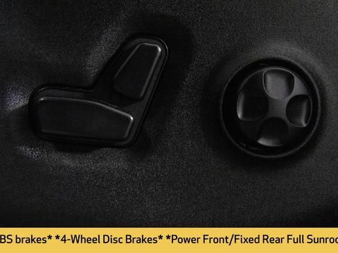 Used 2021 Chrysler Pacifica Touring-L w/ Uconnect Theater Family Group image 23