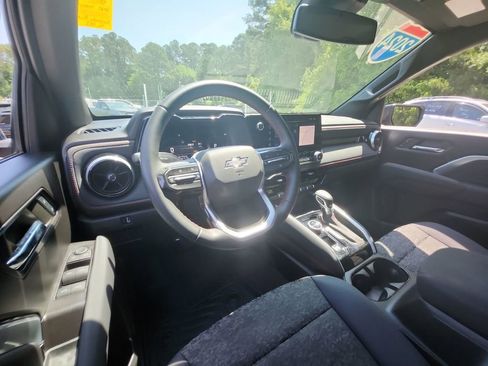 Used 2024 Chevrolet Colorado Z71 w/ Z71 Convenience Package 2 image 14