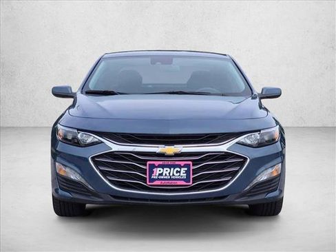 Used 2024 Chevrolet Malibu LT FWD image 2