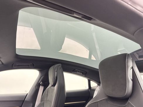 Used 2025 Porsche Taycan 4S image 15