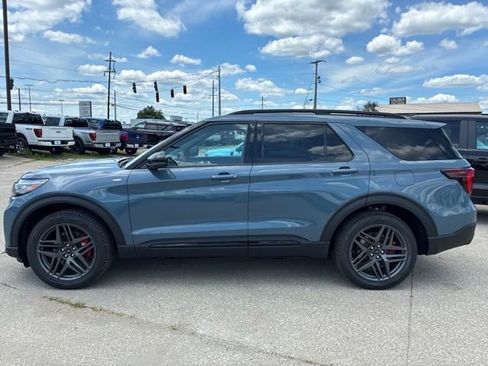 New 2026 Ford Explorer ST-Line w/ ST-Line Street Pack AWD/4WD image 2
