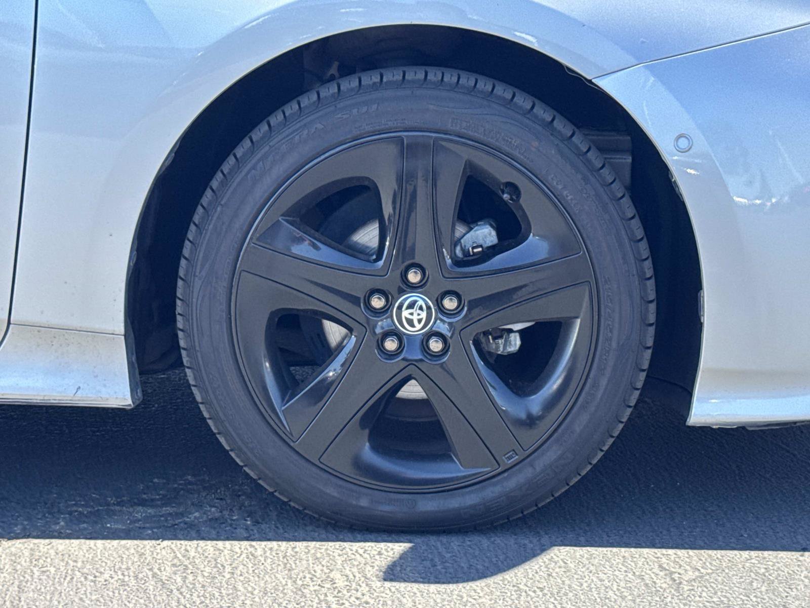 Used 2022 Toyota Prius FWD image 35