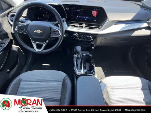 Certified 2024 Chevrolet Trax LT w/ Driver Confidence Package FWD image 15