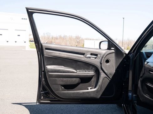 Used 2019 Chrysler 300 S w/ S Model Appearance Package RWD image 44