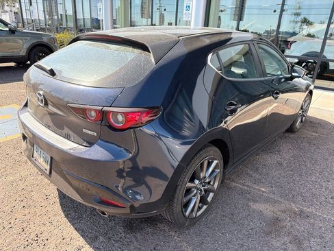 Used 2022 MAZDA MAZDA3 s FWD image 9